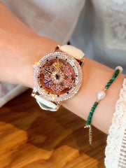 1 Upgraded Version of the Bright Eye-Catching Fashionable Luxury Women's Watch Inlaid with Colorful Rhinestone Quartz Watch, Equipped with Charming Rotating Colorful Snowflake Dial, Stainless Steel Case, Durable Leather Strap