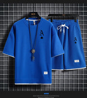 This men's set is a high-quality, fashionable and casual sportswear from Waffger, featuring a short-sleeved T-shirt and outdoor