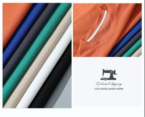 This men's set is a high-quality, fashionable and casual sportswear from Waffger, featuring a short-sleeved T-shirt and outdoor